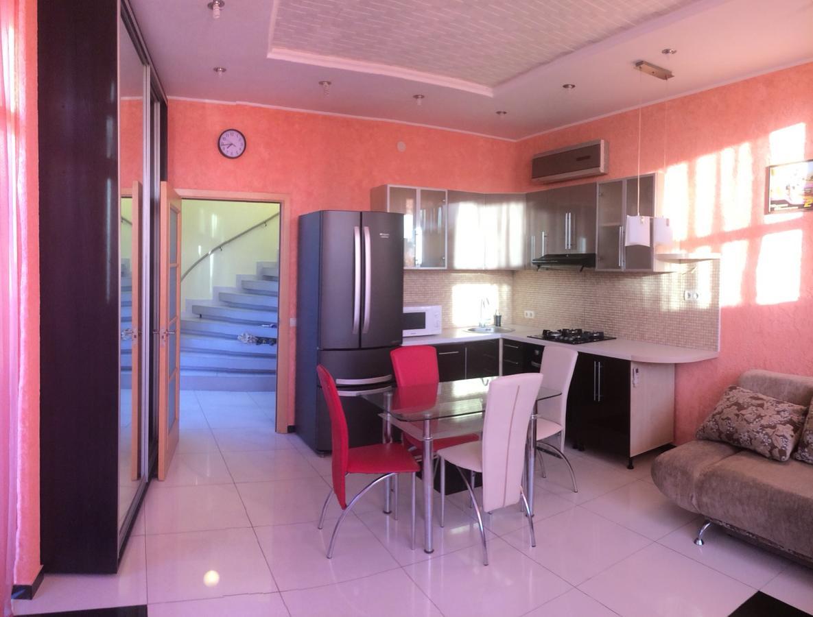 Villa Тownhouse 84 Petropavlovskaya Borshchagovka Esterno foto